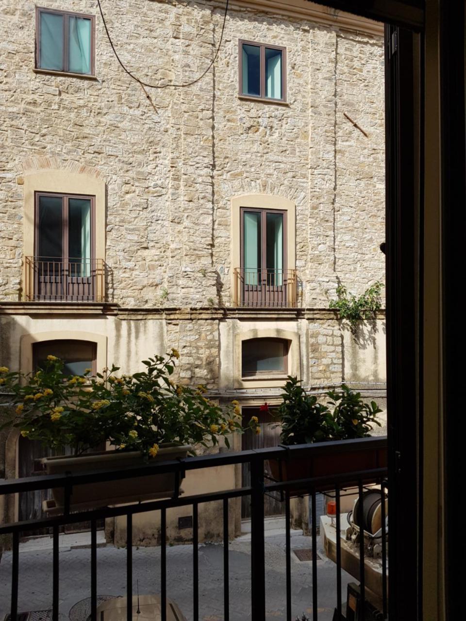 カルタニッセッタ Casa Coccinella Bed & Breakfast エクステリア 写真